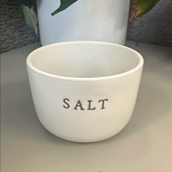 Hearth and Hand Stoneware
Salt Cellar - Picture 4 of 6